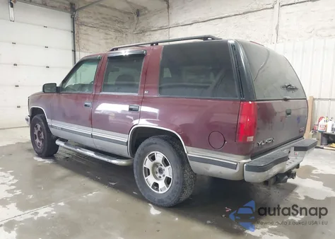 1999 GMC Yukon Sle z USA, uszkodzony, nr VIN 1GKEK13R4XJ800051